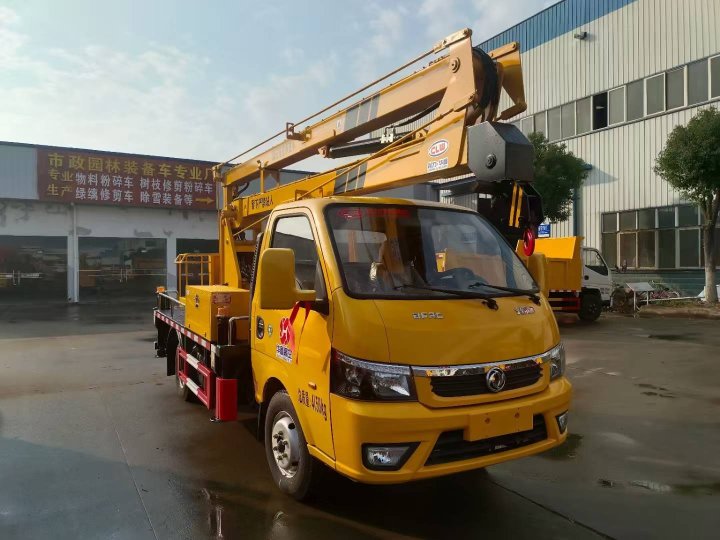 東風途逸13.5米折疊臂高空作業車  準備發車！！！！